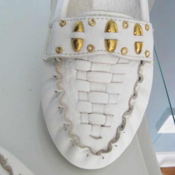 Vintage NOS White Leather Mocassins w Gold Studs Size 8 NWOB - Picture 3 of 6